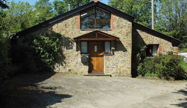 DILLY DALLY BARN, family friendly, with open fire in Bradworthy