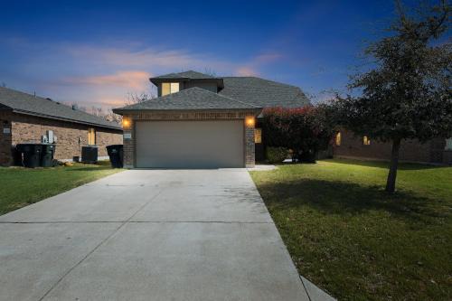 Dimples in Temple - Texas Charm & Modern Comfort home