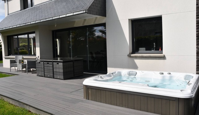 Dinan, Centre-Ville, Bord de Rance, Proximité du port, 20 min de la mer. Jacuzzi