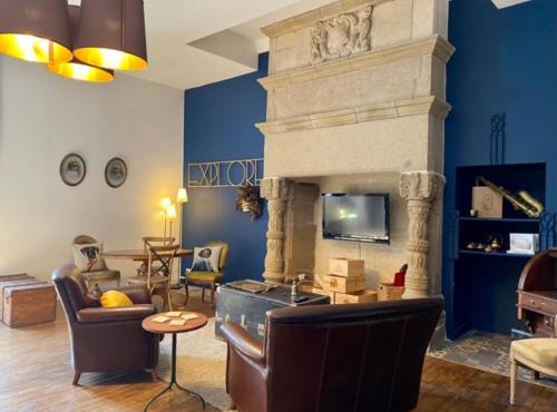 Dinan « La vie de château » manoir XIe parc étang