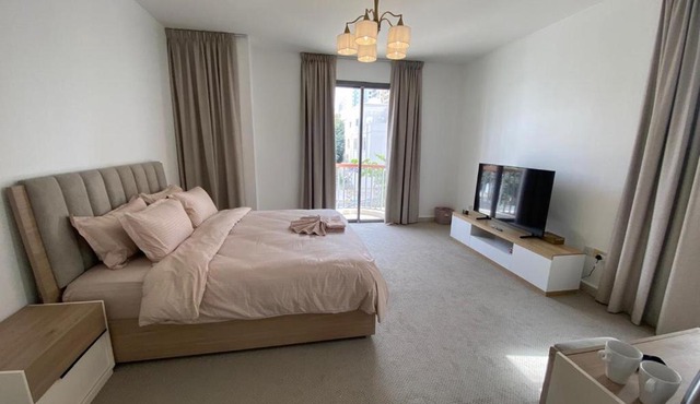 Dinar - villa master bedroom