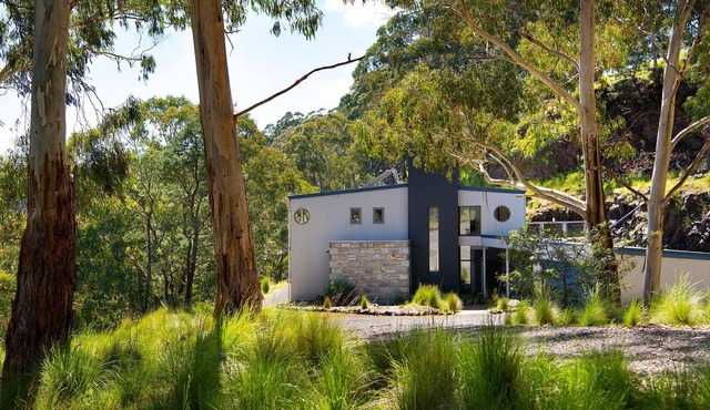 Dindelong Trentham Falls - Unique Architect Designed Nature Hideaway!