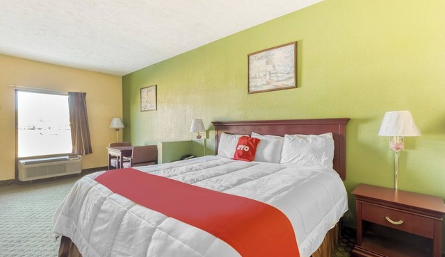 Dining, Fuel, and Comfort All Near This Clean Budget Room in Grenada