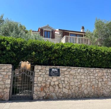 dinka seaside villa - hvar island