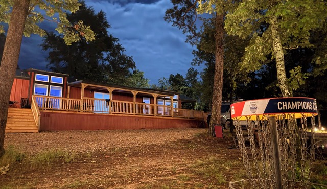 Dinosaur Valley Disc Golf course Cabin 2