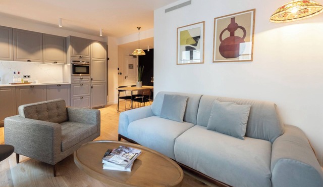 Diodati, 4 stars, Elegente & Trendy at few meters away from the Champs-Elysées