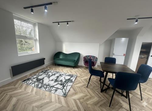 Dippen Hall Charm - Minutes From London Gatwick