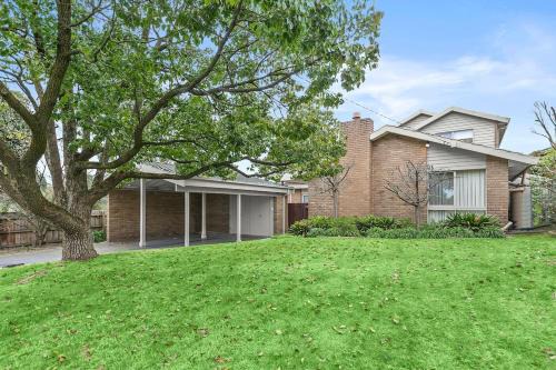 Direct access to Park 4 Bedroom Nice House