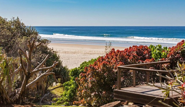 DIRECT BEACH ACCESS – 3 BED APART - CABARITA BEACH