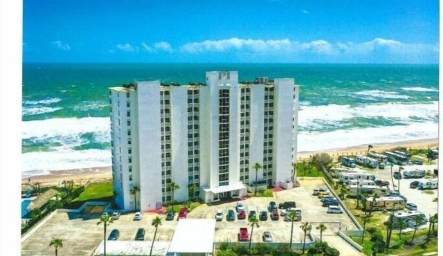 DIRECT BEACH FRONT CONDO! nPANORAMIC OCEAN VIEW! NO DRIVE BEACH!