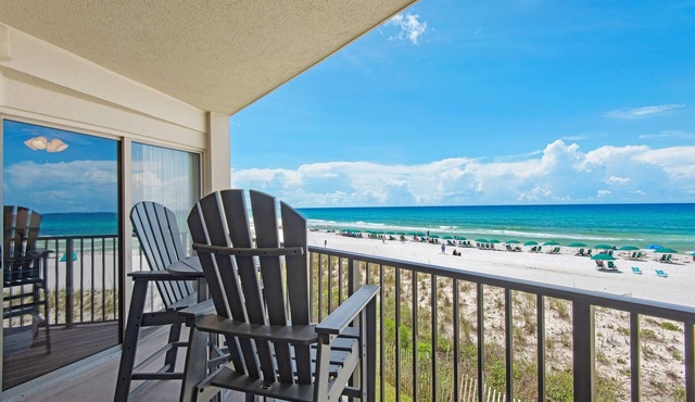 Direct Beachfront Condo with pool