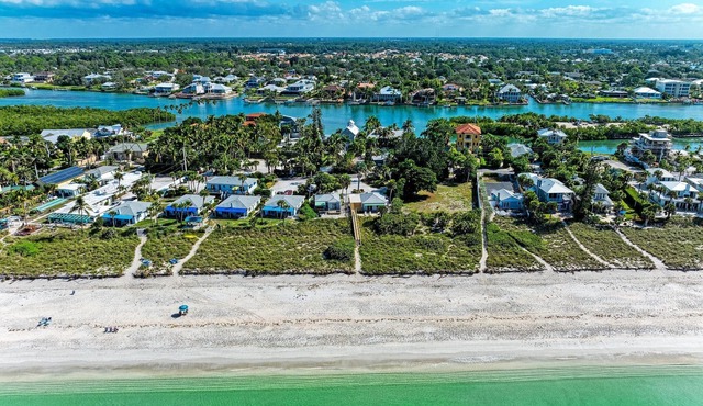 Direct Beachfront 2BR Cottage on Casey Key!