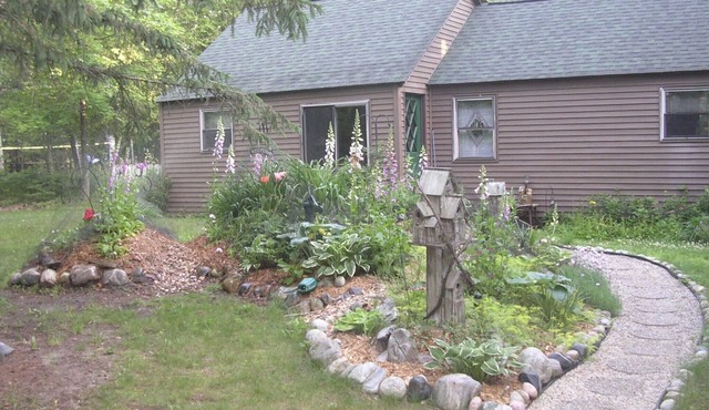 Direct Betsie River frontage.