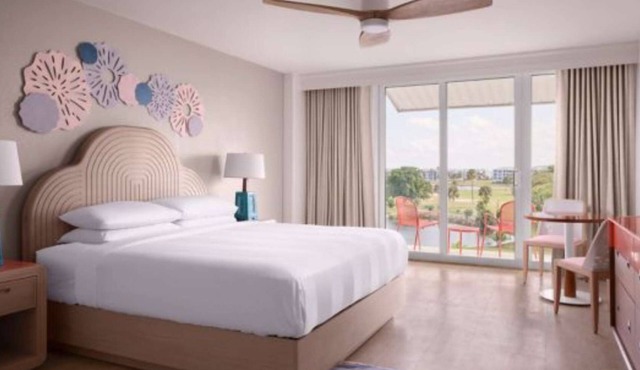 Direct Golf Course Access | Outdoor Pool & Gym