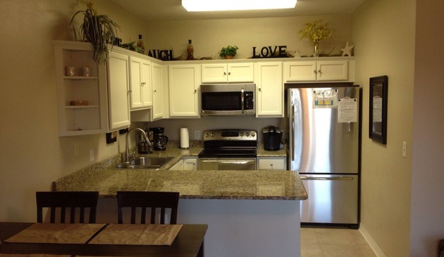 Direct Gulf View, Designer Decor! Steps to sand. Sleeps 6.