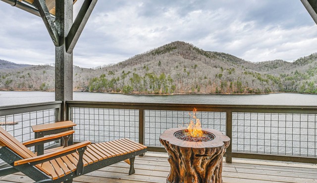 Direct Lake Access & Fire Pit: Tuckasegee Cottage!