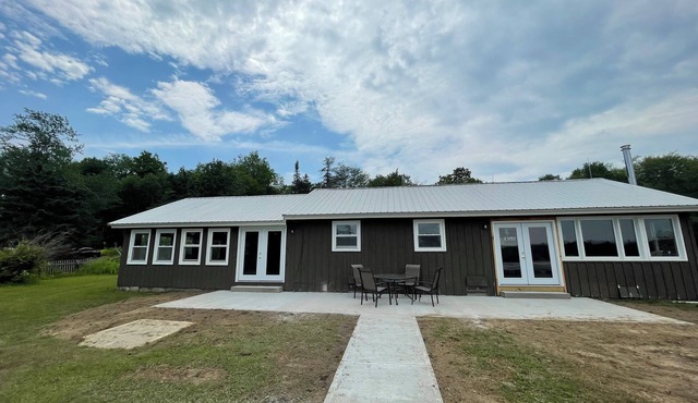 Direct Lakefront Cabin with 3 bedrooms! Serene Getaway!