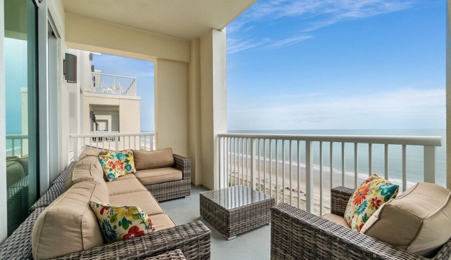 Direct Ocean Front Luxury Unit with Expansive Views
