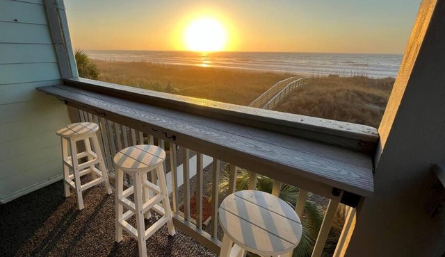 Direct Ocean Front 3BR/2BA Dog Friendly *OCEANFRONT*
