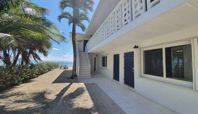 Direct Ocean Front, Beautiful Views, Close to Everything. MONTHLY RENTALS ONLY