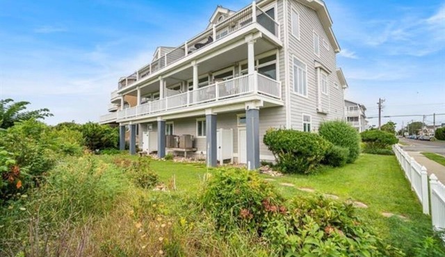 Direct Ocean Front Townhouse! An oceanside gem perfect for any family vacation!