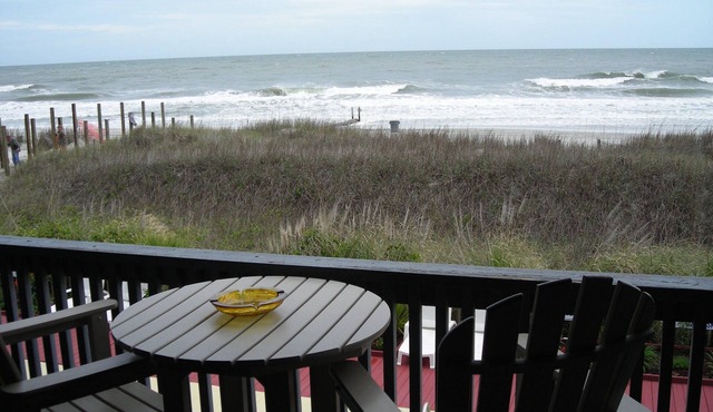 DIRECT OCEANFRONT OFF SEASON SAVE 50% WEEKLY, 70% MONTHLY. SPECTACULAR VIEWS!