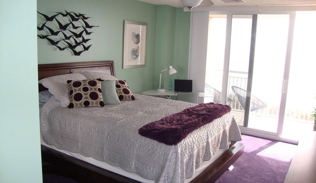 DIRECT OCEANFRONT, MODERN, GREAT N & S VIEWS, WIFI, FULLY EQUIPPED KITCHEN