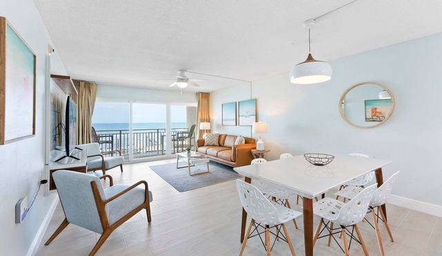 Direct Oceanfront Condo with Heated Pool, BBQ Grills, Private Balcony & Beach Access! 🌴