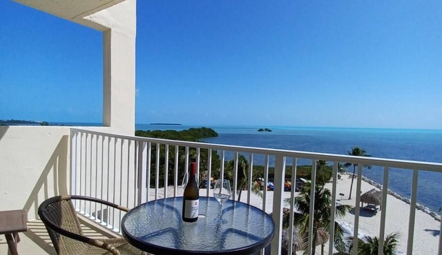 Direct Oceanfront End Unit, WiFi, Pool, Peaceful Location, Panoramic Views!