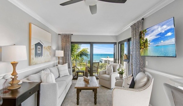 DIRECT OCEANFRONT Living – Top-Floor, End Unit with Incredible Ocean Views