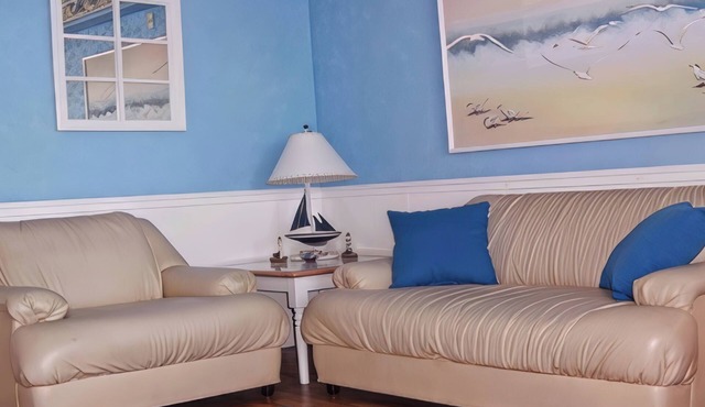 DIRECT OCEANFRONT WITH SPECTACULAR VIEW FROM TOP FLOOR