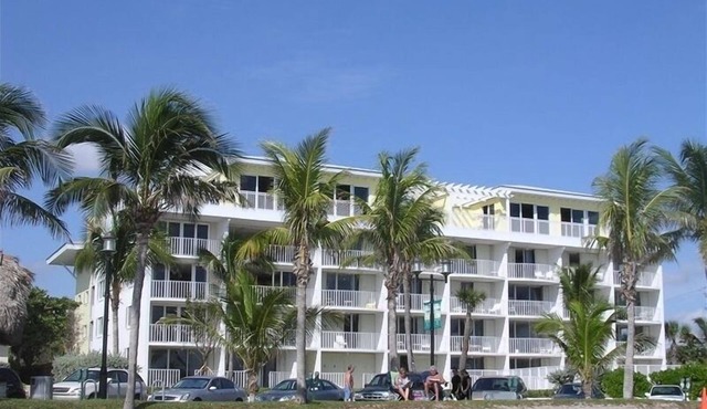 Direct Oceanfront Luxury, Beautifully Redone! Satisfaction Guaranteed