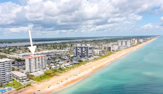 Direct Oceanfront 2-bedroom condo with pool, washer & dryer in Ormond Beach