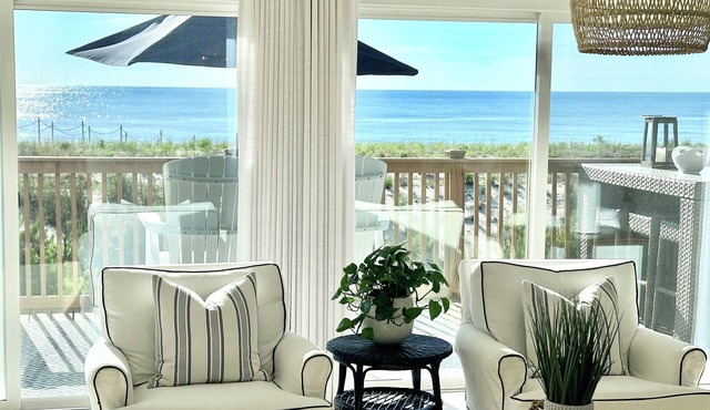 DIRECT OCEANFRONT House, interior renovation 2022; VERY RARELY RENTED/occupied