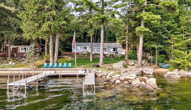 Direct on Sebago Lake Waterfront - Sandy Beach, Dock, Mooring - 3Bed/2Bath +more