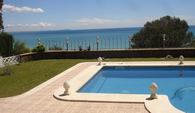 DIRECT ON THE BEACH! FACING THE SEA! 3 rooms, swimming-pool. LUX & QUIET
