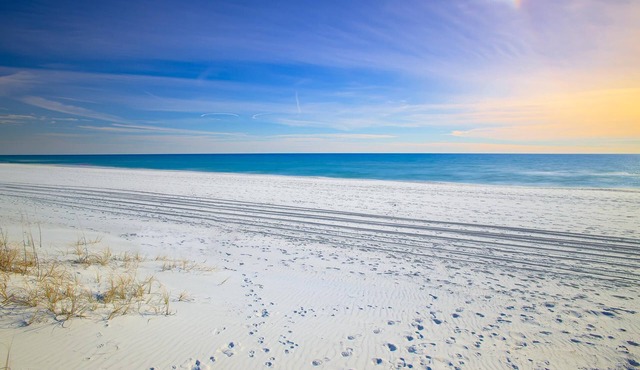 ~Direct PCB Beachfront Beautiful Townhome Quiet Area Sleeps 6~