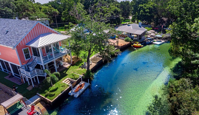 DIRECT WEEKI WACHEE RIVERFRONT! KEY WEST PARADISE!