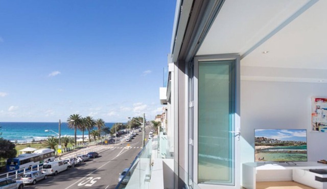 Directly across from the famous waves of Bronte beach with unobstructed views