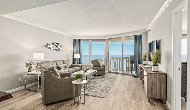 Directly on ocean! Luxury 12th floor condo