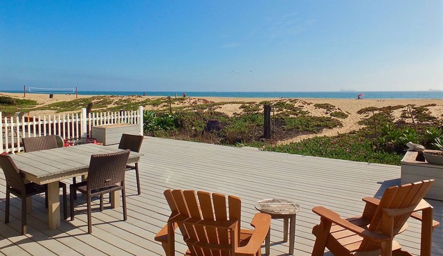 Directly on the Sand - Beachfront Home in Sunset Beach CA