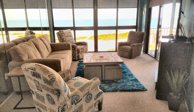 Directly on the Beach! May Bogo! Rent 1 week get 2nd week free!