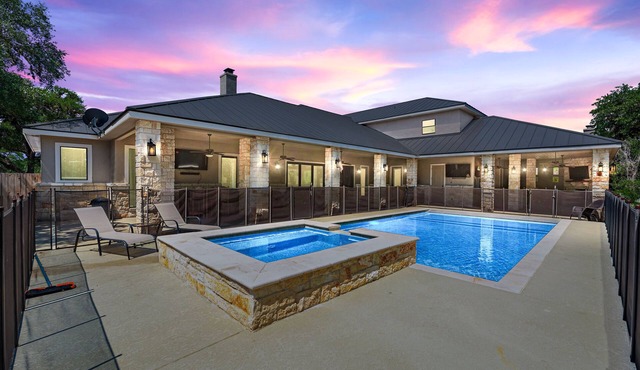 Directly ON the Frio River, private golf cart/walking path, hot tub, swimming pool, 3 master suites