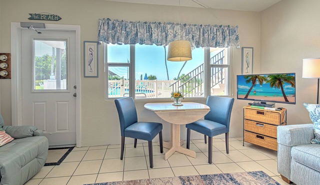Directly on the Gulf - Unit 3 - 1 Bedroom - Ground Floor - Sleeps up to 5