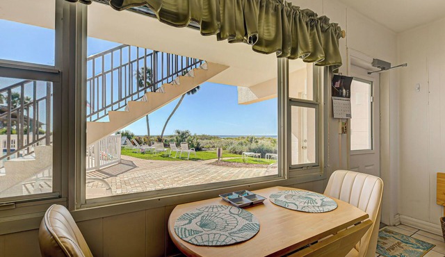 Directly on the Gulf - Unit 2 - 1 Bedroom - Ground Floor - Sleeps up to 4