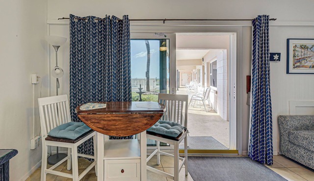 Directly on the Gulf - Unit 7 - Studio - Ground Floor - Sleeps 2