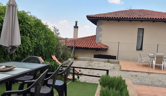 Disconnect between mountains, with gym, music room and cinema (pets allowed).