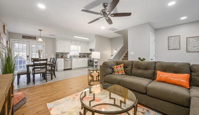 Disconnect From The City In This Outdoorsy Getaway