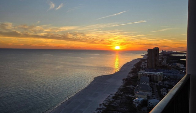 DISCOUNT FOR EARLY BOOKING with local owners on 5 STAR LUXURY OASIS 2702!