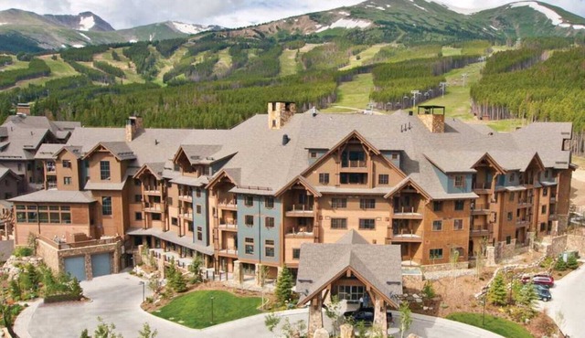 Discount Grand Lodge On Peak 7 Ski Resort- 2 locked- bedrooms